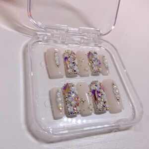 C152 PRESS ON NAILS